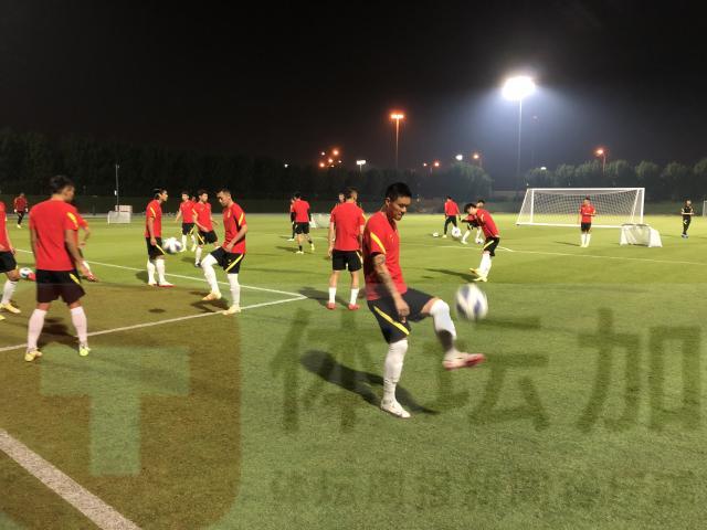 免费直播-国足转入技战术演练 技术人员加紧分析澳大利亚队